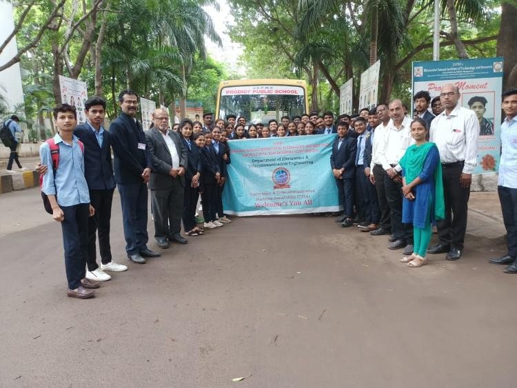 A report on Industrial Visit to Vigyan Ashram” for SE