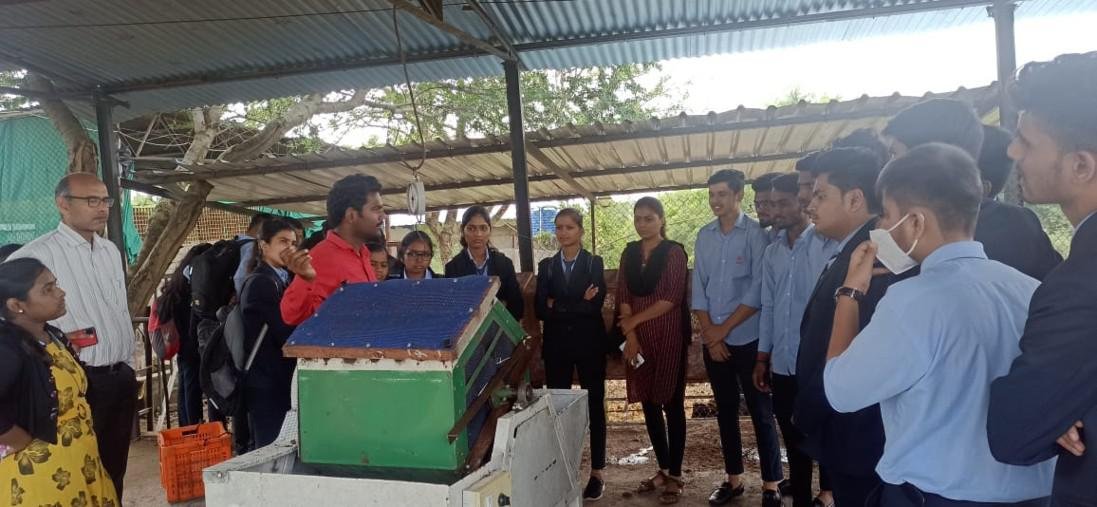 A report on Industrial Visit to Vigyan Ashram” for SE